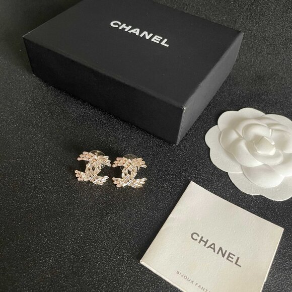 Chanel Earrings - Picture 3 of 5